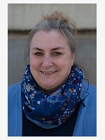 Frau Katja Lueg